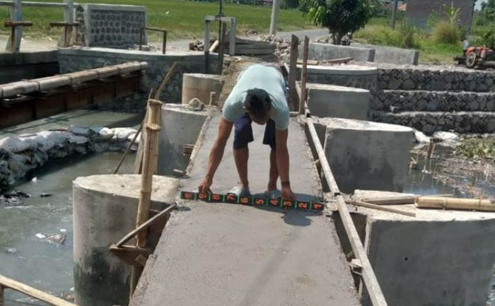 Musim Penghujan, DPU-SDATR Kabupaten Pasuruan Minta Penambahan 25 Orang Pekerja di Setiap Proyek Musim Penghujan, DPU-SDATR Kabupaten Pasuruan Minta Penambahan 25 Orang Pekerja di Setiap Proyek
