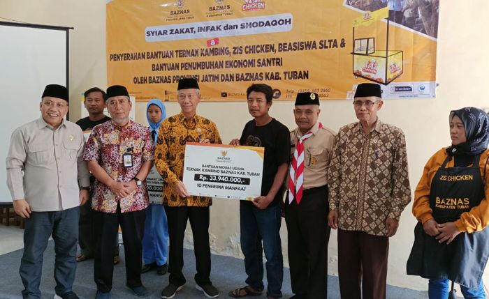 Baznas Jatim dan Tuban Salurkan Bantuan Modal Usaha dan Beasiswa Senilai Ratusan Juta Rupiah