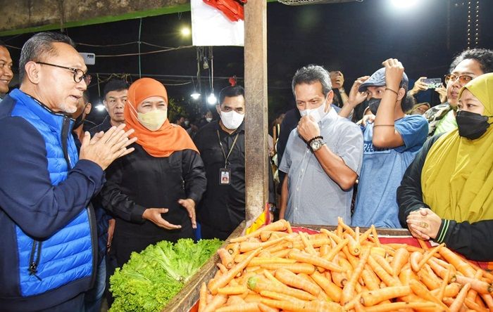 Harga Bapok di Jatim Terjaga Stabil, Mendag Acungi Jempol Sekaligus Apresiasi Kinerja Khofifah Harga Bapok di Jatim Terjaga Stabil, Mendag Acungi Jempol Sekaligus Apresiasi Kinerja Khofifah