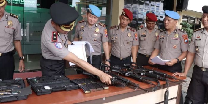  Cegah Penyalahgunaan, Sipropam Polres Lamongan Cek Senjata Api Dinas Personel