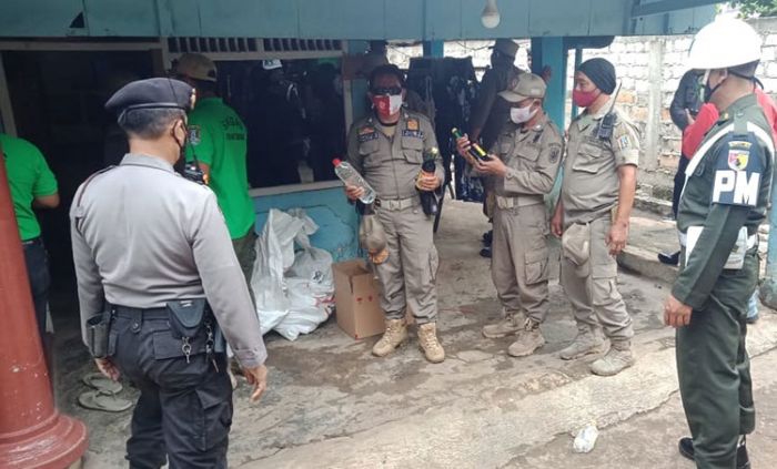Razia Mihol, Satpol PP Tuban Sita Puluhan Botol Razia Mihol, Satpol PP Tuban Sita Puluhan Botol