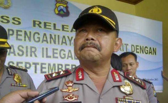 Kapolda Jatim Bantah Risma Tersangka Kasus Pasar Turi Kapolda Jatim Bantah Risma Tersangka Kasus Pasar Turi
