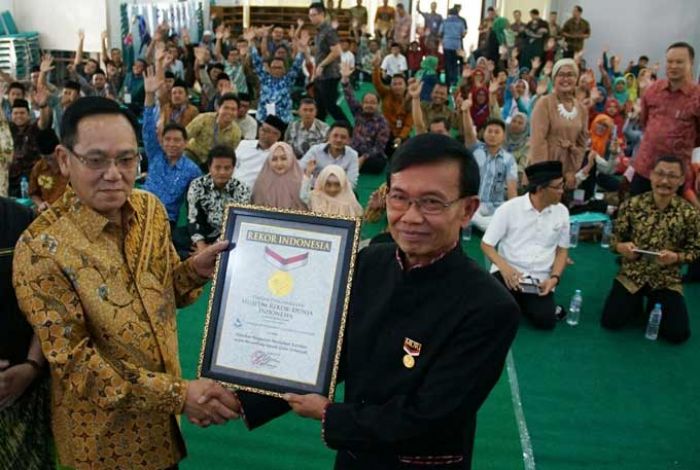 Pecahkan Rekor MURI, Penguatan Pendidikan 1000 Guru Secara Estafet i 14 Kabupaten/Kota