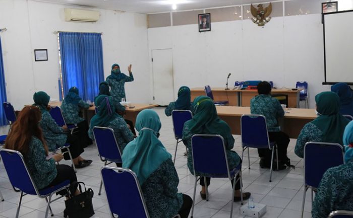 Fokus Kesehatan Ibu dan Anak, TP-PKK Kecamatan di Kota Kediri Ikuti Pelatihan Pita Lila dari UNICEF Fokus Kesehatan Ibu dan Anak, TP-PKK Kecamatan di Kota Kediri Ikuti Pelatihan Pita Lila dari UNICEF