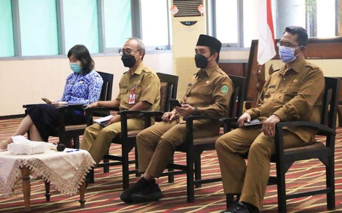 Gubernur Khofifah Beri Arahan Seluruh Kepala Daerah di Jawa Timur Jelang Pelaksanaan PTM Gubernur Khofifah Beri Arahan Seluruh Kepala Daerah di Jawa Timur Jelang Pelaksanaan PTM
