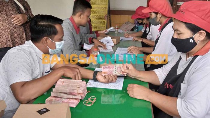 Dinsos Kota Madiun Salurkan BLT DBHCHT Dinsos Kota Madiun Salurkan BLT DBHCHT