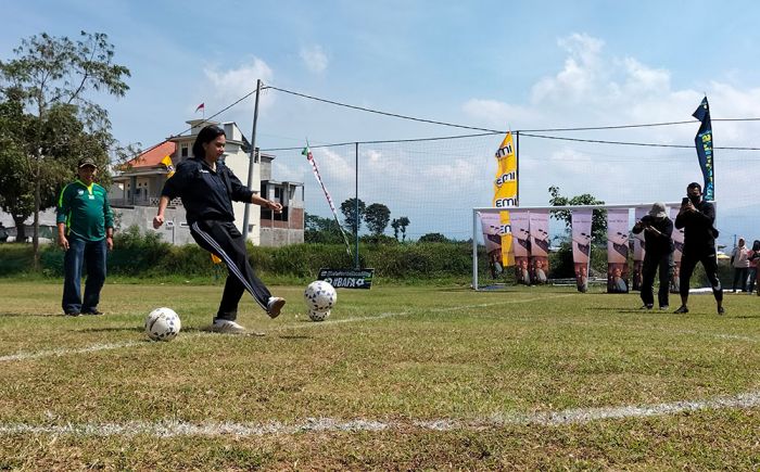 Cari Bibit Pemain Usia Dini, Bafa Gelar Kompetisi Sepak Bola Antar SD se-Kota Batu Cari Bibit Pemain Usia Dini, Bafa Gelar Kompetisi Sepak Bola Antar SD se-Kota Batu