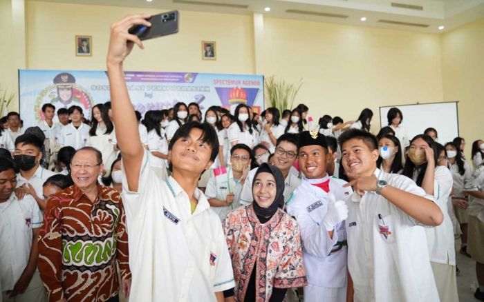 Jelang Berakhirnya Masa Jabatan, Wali Kota Mojokerto Sabet 8 Penghargaan Program Merdeka Belajar Jelang Berakhirnya Masa Jabatan, Wali Kota Mojokerto Sabet 8 Penghargaan Program Merdeka Belajar