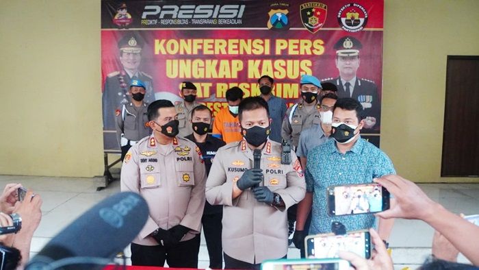 Mengaku Anggota Polri, Polisi Gadungan di Sidoarjo Tipu Korban hingga Jutaan Rupiah Mengaku Anggota Polri, Polisi Gadungan di Sidoarjo Tipu Korban hingga Jutaan Rupiah