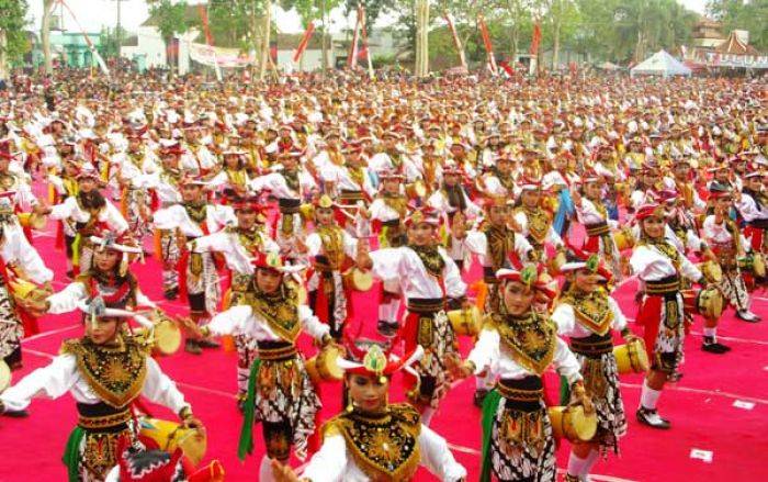 Acara HUT Kabupaten Tulungagung Pecahkan Rekor Muri dan Dunia Sekaligus Acara HUT Kabupaten Tulungagung Pecahkan Rekor Muri dan Dunia Sekaligus