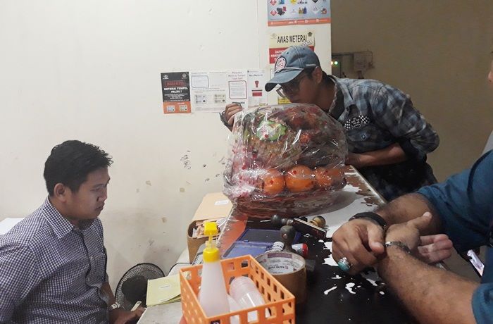 Buntut Hoax 7 Kontainer Surat Suara, Eksponen Aktivis 98 Kirim Suplemen Otak ke Andi Arief Buntut Hoax 7 Kontainer Surat Suara, Eksponen Aktivis 98 Kirim Suplemen Otak ke Andi Arief