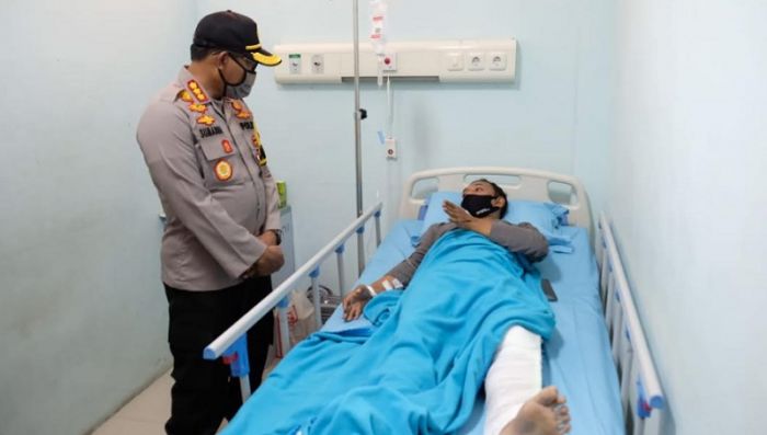 Kejar Pelaku Perampasan HP, Polisi Sidoarjo Alami Patah Kaki Kejar Pelaku Perampasan HP, Polisi Sidoarjo Alami Patah Kaki