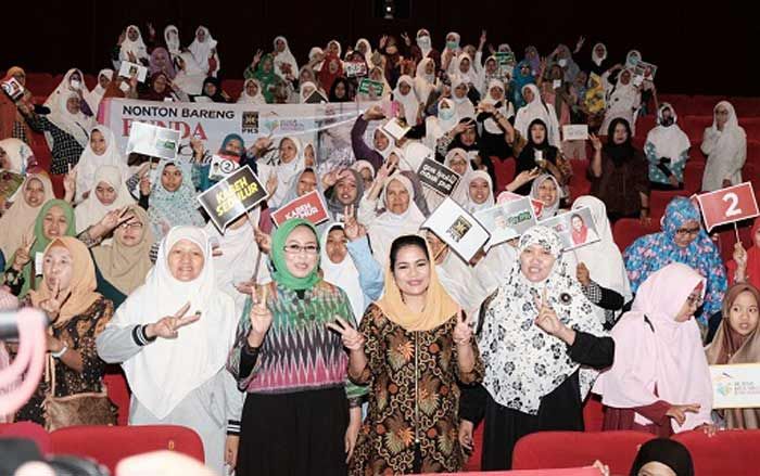 Perempuan PKS Nonton Bareng Mbak Puti dan Ning Fatma Perempuan PKS Nonton Bareng Mbak Puti dan Ning Fatma