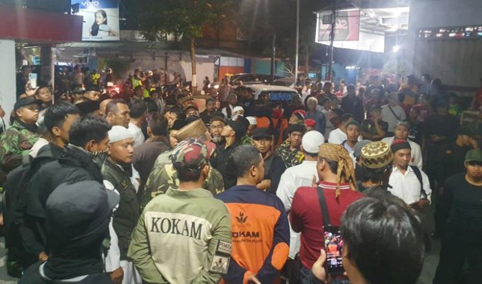 Massa Ormas Gabungan Geruduk Karaoke Maxi Brillian, Tolak Beroperasi Kembali