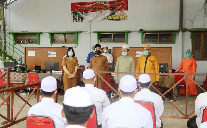 Tingkatkan Capaian Vaksinasi Covid-19, 2.000 Santri Ponpes di Kota Pasuruan Jalani Vaksin Hari Ini Tingkatkan Capaian Vaksinasi Covid-19, 2.000 Santri Ponpes di Kota Pasuruan Jalani Vaksin Hari Ini