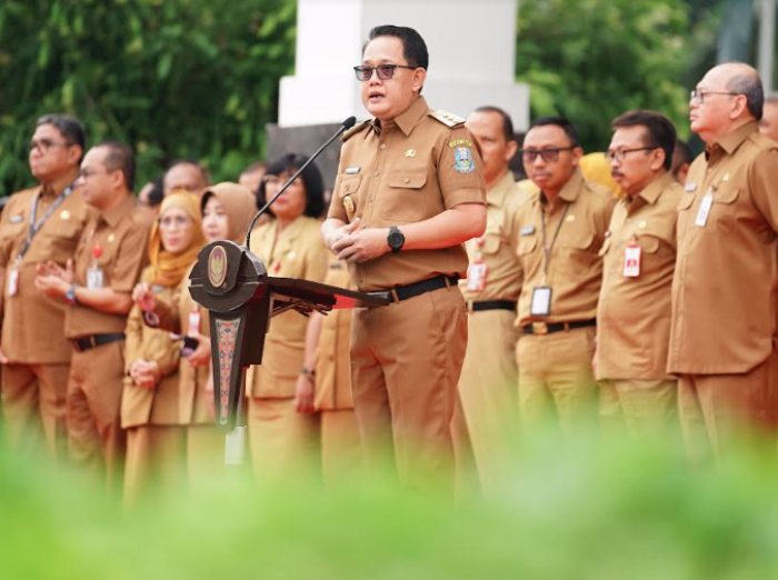 Apel Hari Pertama Kerja Pascalebaran, Pj Gubernur Jatim Ajak Jajarannya Semangat Layani Masyarakat