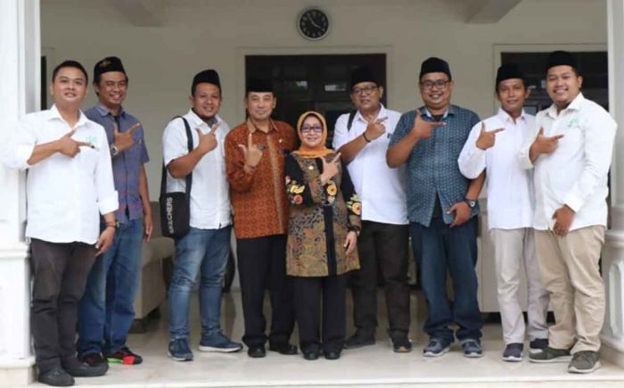 Putri Mbah Wahab Ajak Nahdliyin Hadiri Peringatan 1 Abad NU di Gelora Delta Sidoarjo Putri Mbah Wahab Ajak Nahdliyin Hadiri Peringatan 1 Abad NU di Gelora Delta Sidoarjo