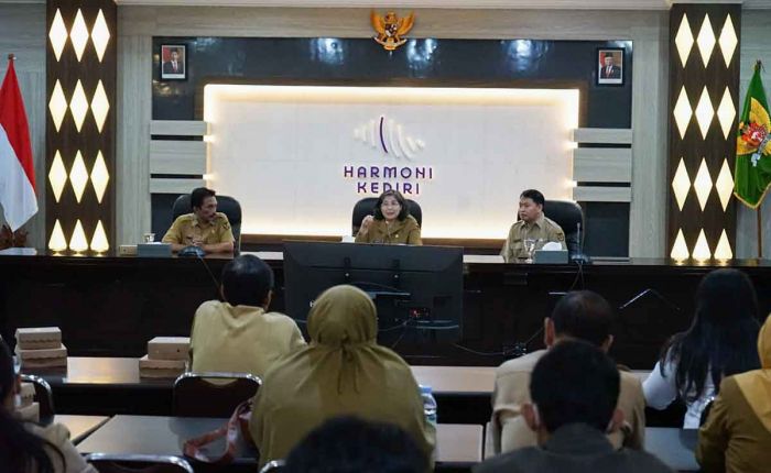 Buka Evaluasi Kinerja PIC SI-Malik, Pj Wali Kota Kediri Bilang Begini Buka Evaluasi Kinerja PIC SI-Malik, Pj Wali Kota Kediri Bilang Begini