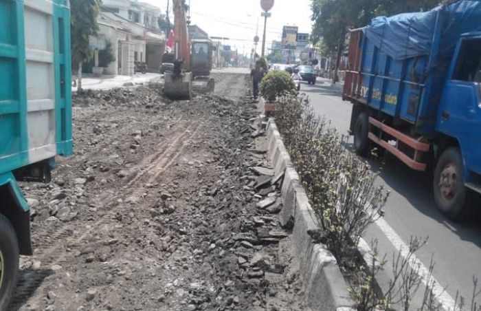 Akses Ruko di Gajahmada Dibuntu Proyek, Puluhan Usaha Toko Terancam Bangkrut Akses Ruko di Gajahmada Dibuntu Proyek, Puluhan Usaha Toko Terancam Bangkrut