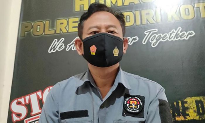 Terekam CCTV, Pencuri PS dan Cireng di Sebuah Kafe, Sempat Makan Hasil Curian Terekam CCTV, Pencuri PS dan Cireng di Sebuah Kafe, Sempat Makan Hasil Curian
