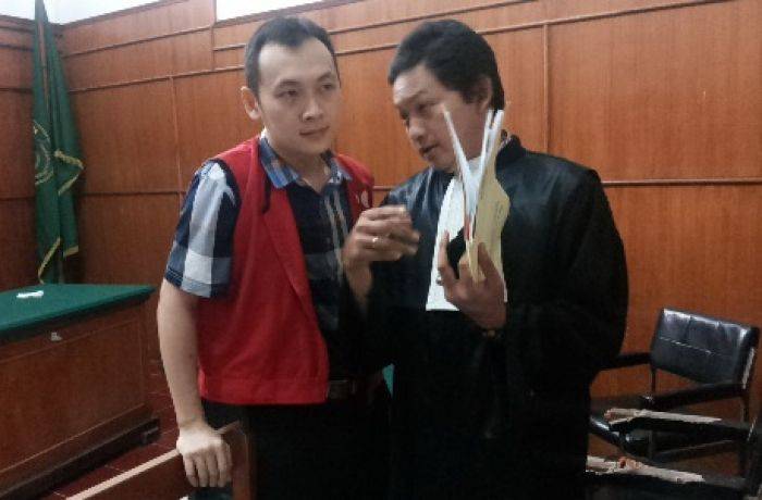 Divonis 3,5 Tahun, Penilep Uang Rp 15 M Lemas Divonis 3,5 Tahun, Penilep Uang Rp 15 M Lemas