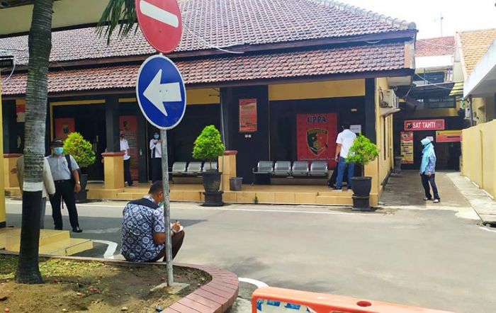 Rekonstruksi Pembunuhan Bocah di Kedung Cinet Jombang, Pelaku Peragakan 22 Adegan Rekonstruksi Pembunuhan Bocah di Kedung Cinet Jombang, Pelaku Peragakan 22 Adegan