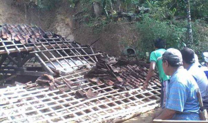 Diterjang Longsor, Satu Rumah Warga di Arjosari Pacitan Rusak Berat