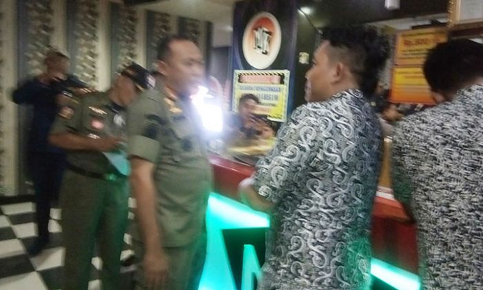 Cegah Peredaran Narkotika, Satpol PP Kota Mojokerto Sidak Tempat Karaoke, Hotel, dan Cafe