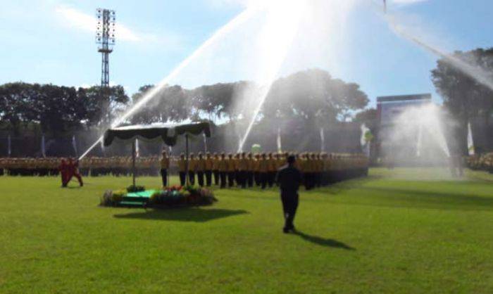 Dirut Petrokimia Gresik Menangis Terisak Saat Beri Wejangan Karyawan Dirut Petrokimia Gresik Menangis Terisak Saat Beri Wejangan Karyawan