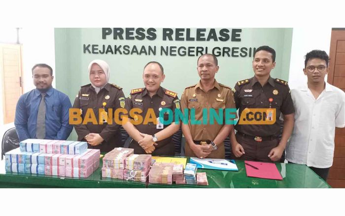 Kasus Korupsi Diskoperindag Gresik: Siska dan Joko Belum Ditahan, Ryan Kembalikan Rp860 Juta Kasus Korupsi Diskoperindag Gresik: Siska dan Joko Belum Ditahan, Ryan Kembalikan Rp860 Juta