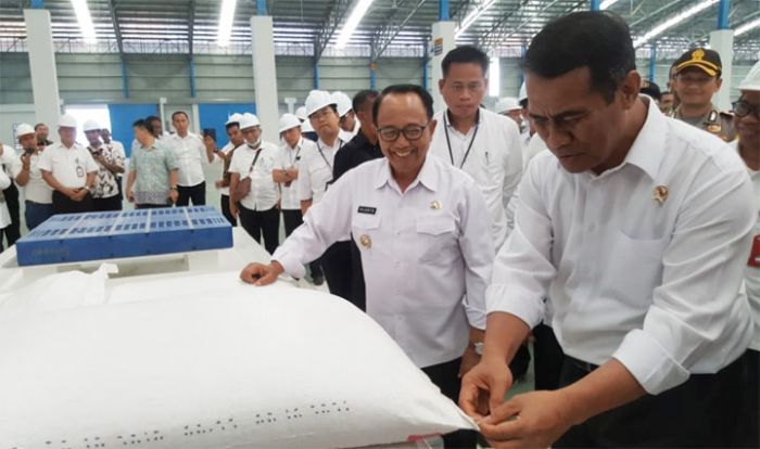 Ke Blitar, Mentan Amran Kunjungi Pabrik Gula Rejoso Manis Indo Ke Blitar, Mentan Amran Kunjungi Pabrik Gula Rejoso Manis Indo