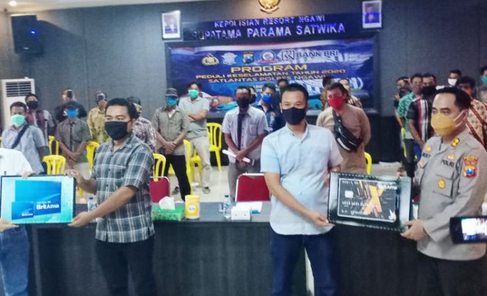 Terdampak Covid-19, 800 Sopir di Ngawi Bakal Dapat Insentif Rp 600 Ribu per Bulan Terdampak Covid-19, 800 Sopir di Ngawi Bakal Dapat Insentif Rp 600 Ribu per Bulan