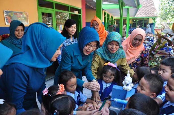 Tingkatkan Kualitas Kesehatan dengan Cuci Tangan Tingkatkan Kualitas Kesehatan dengan Cuci Tangan