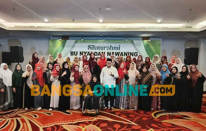 Dhito-Dewi Dapat Dukungan dari Nyai dan Nawaning se-Kabupaten Kediri Dhito-Dewi Dapat Dukungan dari Nyai dan Nawaning se-Kabupaten Kediri