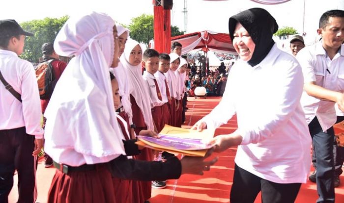 Ini Pesan Wali Kota Risma dalam Puncak Peringatan Hari Guru Nasional 2019 Ini Pesan Wali Kota Risma dalam Puncak Peringatan Hari Guru Nasional 2019