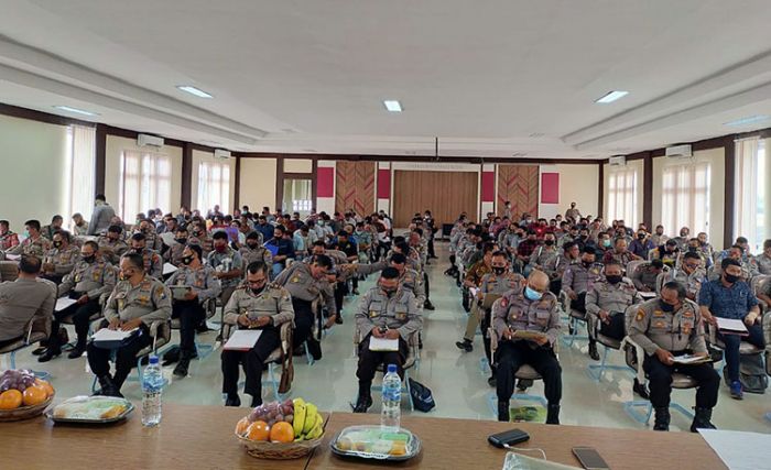 Ratusan Polisi di Sumenep Ikuti Tes Psikologi Penggunaan Senjata Api Ratusan Polisi di Sumenep Ikuti Tes Psikologi Penggunaan Senjata Api