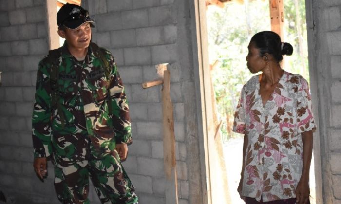 Haru Rumah Direhab, Kaidem Doakan Satgas TMMD 106 Dapat Pahala Haru Rumah Direhab, Kaidem Doakan Satgas TMMD 106 Dapat Pahala
