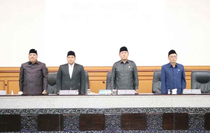 DPRD Gresik Gelar Paripurna Usulan Pemberhentian Kepala Daerah DPRD Gresik Gelar Paripurna Usulan Pemberhentian Kepala Daerah