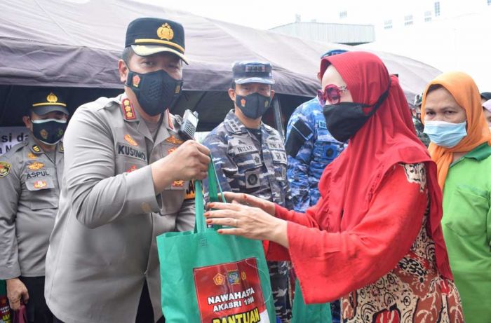Alumni AKABRI 1998 Nawahasta Menggelar Serbuan Vaksinasi dan Bakti Sosial di Sidoarjo Alumni AKABRI 1998 Nawahasta Menggelar Serbuan Vaksinasi dan Bakti Sosial di Sidoarjo