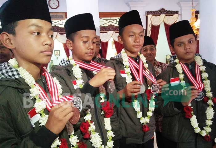4 Santri Ponpes Mambaus Sholihin Juarai Osaka Robotic Games 2017 4 Santri Ponpes Mambaus Sholihin Juarai Osaka Robotic Games 2017