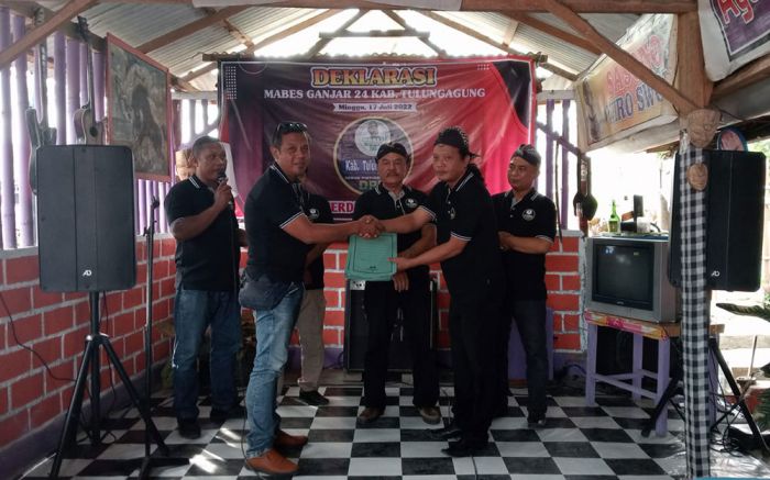 Relawan Mabes Ganjar 24 DPD Tulungagung Deklarasi Dukung Ganjar Capres 2024 Relawan Mabes Ganjar 24 DPD Tulungagung Deklarasi Dukung Ganjar Capres 2024