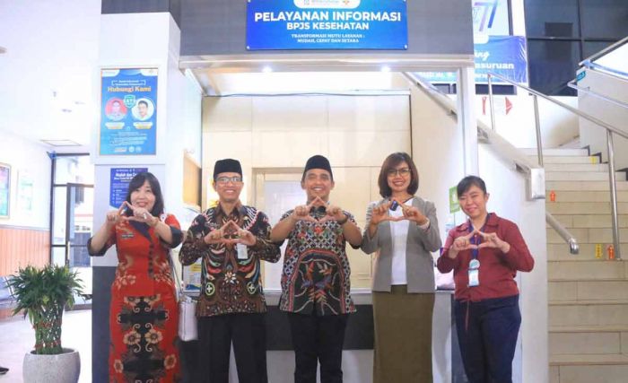 Wakil Wali Kota Pasuruan Launching Layanan Informasi dan Portal Quick Response di RSUD Soedarsono Wakil Wali Kota Pasuruan Launching Layanan Informasi dan Portal Quick Response di RSUD Soedarsono