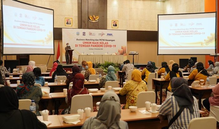 OJK KR4 Beri Pembekalan 100 Debitur Agar Tetap Bisa OJK KR4 Beri Pembekalan 100 Debitur Agar Tetap Bisa
