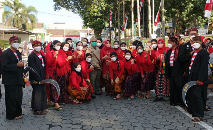 Sambut HUT ke-77 Kemerdekaan RI, RSD dr. Soebandi Gelar Fashion Show Bertema Perjuangan Sambut HUT ke-77 Kemerdekaan RI, RSD dr. Soebandi Gelar Fashion Show Bertema Perjuangan