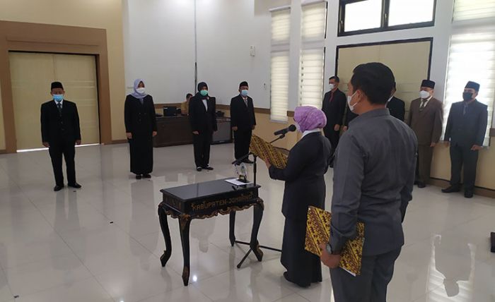 Heboh Minta THR ke Pengusaha, Lurah Jombatan Jombang Akhirnya Dimutasi Heboh Minta THR ke Pengusaha, Lurah Jombatan Jombang Akhirnya Dimutasi