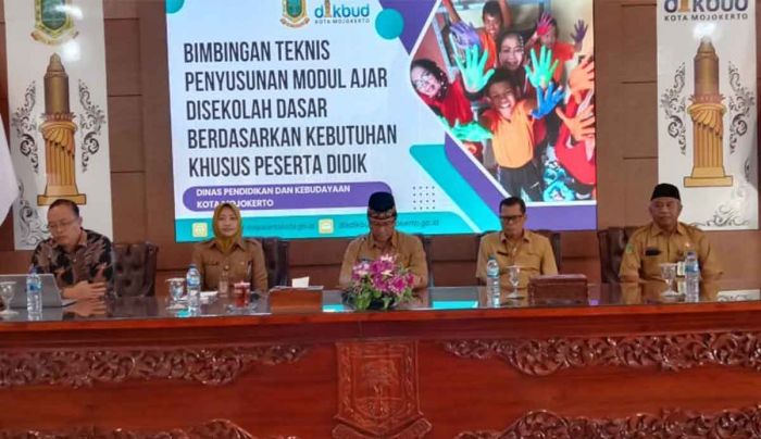 Disdikbud Kota Mojokerto Gelar Bimtek untuk Puluhan Guru ABK Disdikbud Kota Mojokerto Gelar Bimtek untuk Puluhan Guru ABK