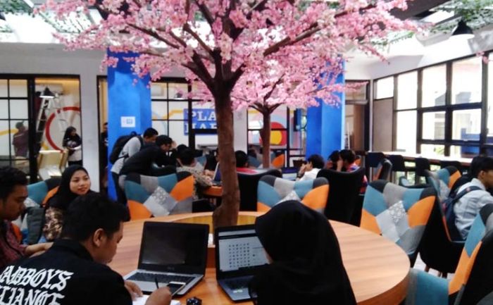 Bangun EJSC, Gubernur Khofifah Optimistis Bakal Jadi Pusat Kreativitas dan Inovasi Millenial Jatim Bangun EJSC, Gubernur Khofifah Optimistis Bakal Jadi Pusat Kreativitas dan Inovasi Millenial Jatim