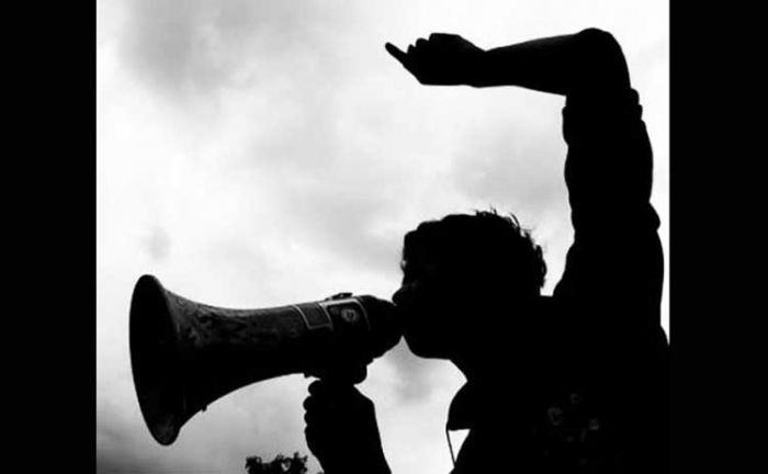 Soal Laporan Dugaan Pelanggaran Kode Etik ke BK, Aktivis asal Gempol Diperiksa Tertutup Soal Laporan Dugaan Pelanggaran Kode Etik ke BK, Aktivis asal Gempol Diperiksa Tertutup