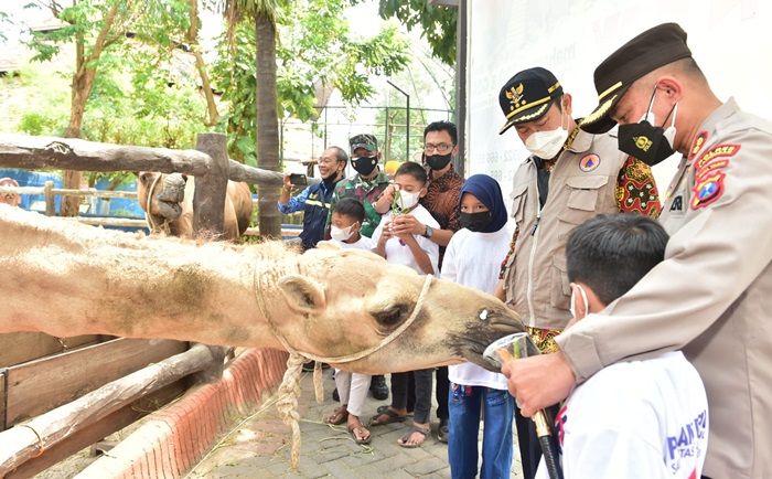 Berbagi Keceriaan, Polantas di Lamongan Ajak Ratusan Anak Yatim Korban Covid-19 Kunjungi Mazoola