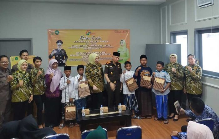 Rangakaian HBA ke-64, Kejari Tuban Gelar Khitan Gratis di Bulan Syuro Rangakaian HBA ke-64, Kejari Tuban Gelar Khitan Gratis di Bulan Syuro
